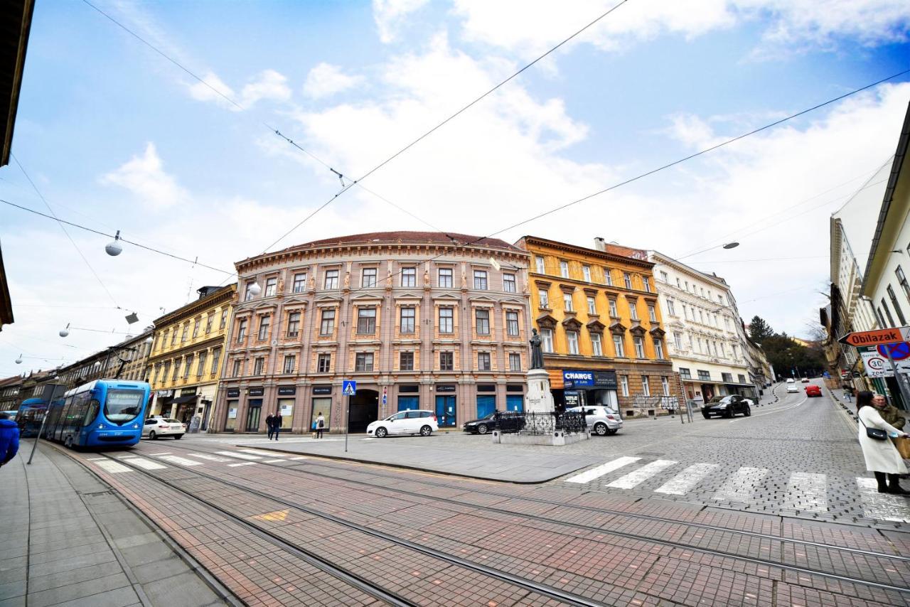 Deluxe Apartments Ria Zagreb Buitenkant foto
