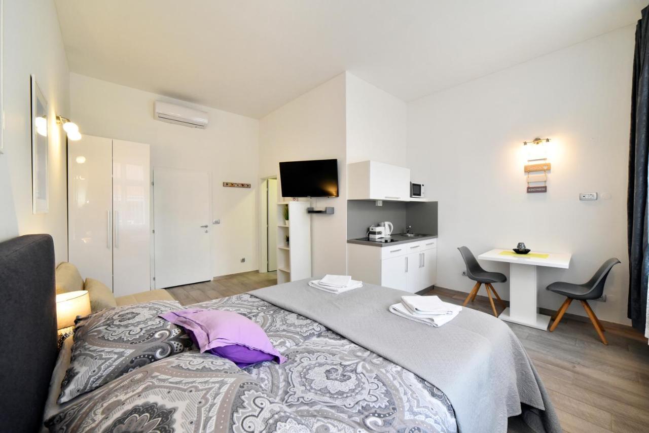 Deluxe Apartments Ria Zagreb Buitenkant foto