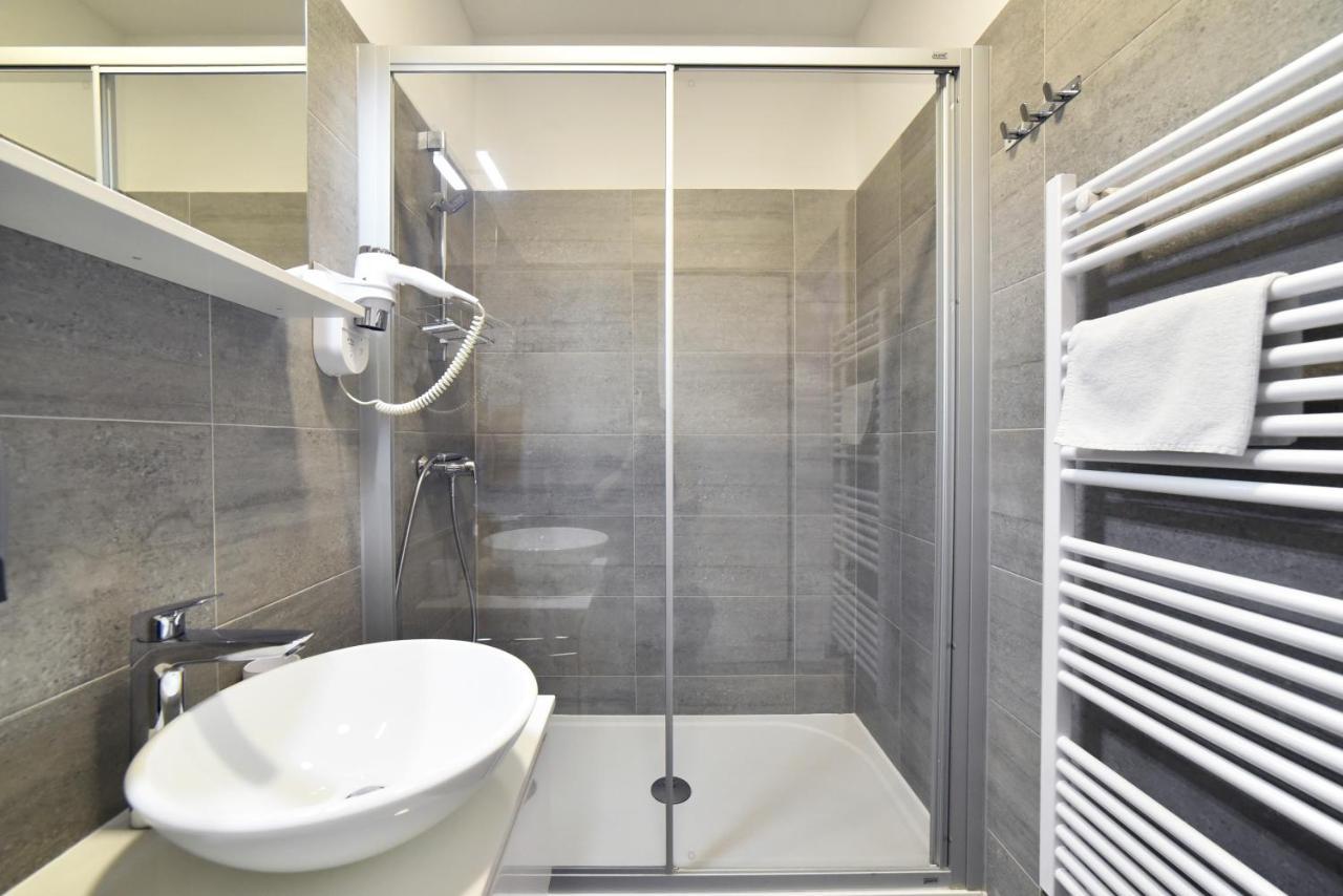 Deluxe Apartments Ria Zagreb Buitenkant foto