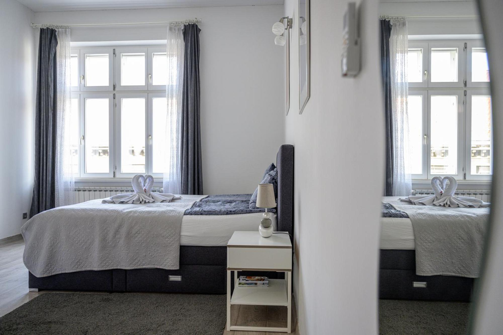 Deluxe Apartments Ria Zagreb Buitenkant foto
